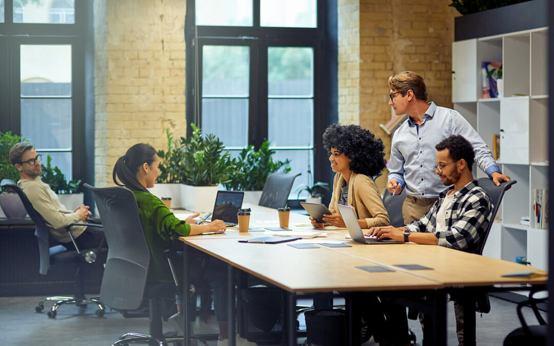 Sourcing vs Recruiting: What’s The Difference?