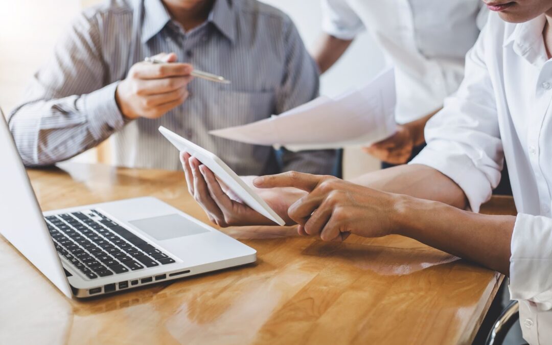 Inbound vs. Outbound Recruiting: Which One Will Help You Hire in 2022?
